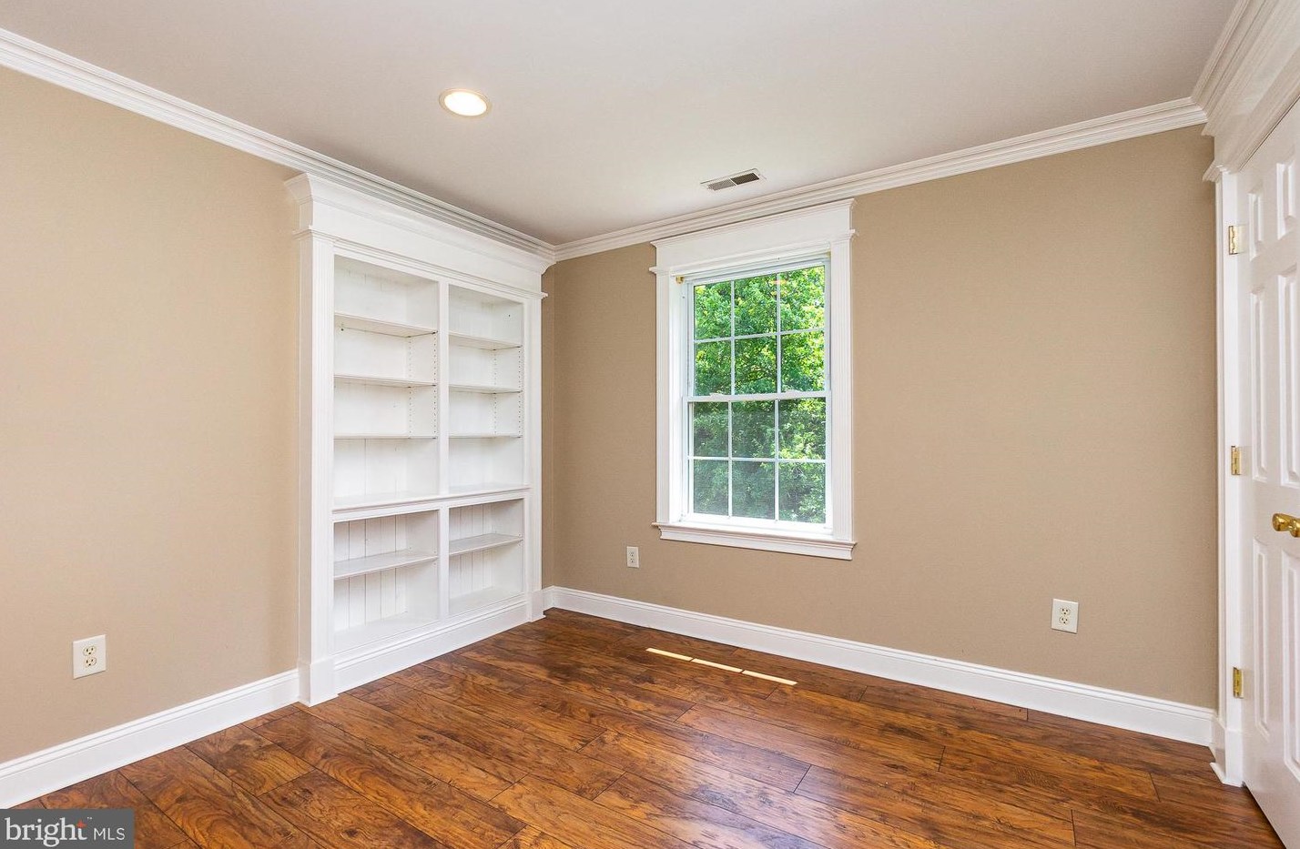 8216 Selwin Ct, Baltimore MD 21237-3363 exterior