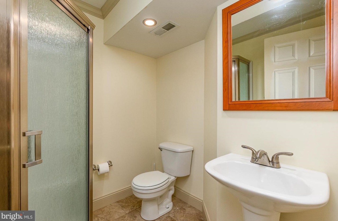 8216 Selwin Ct, Baltimore MD 21237-3363 exterior