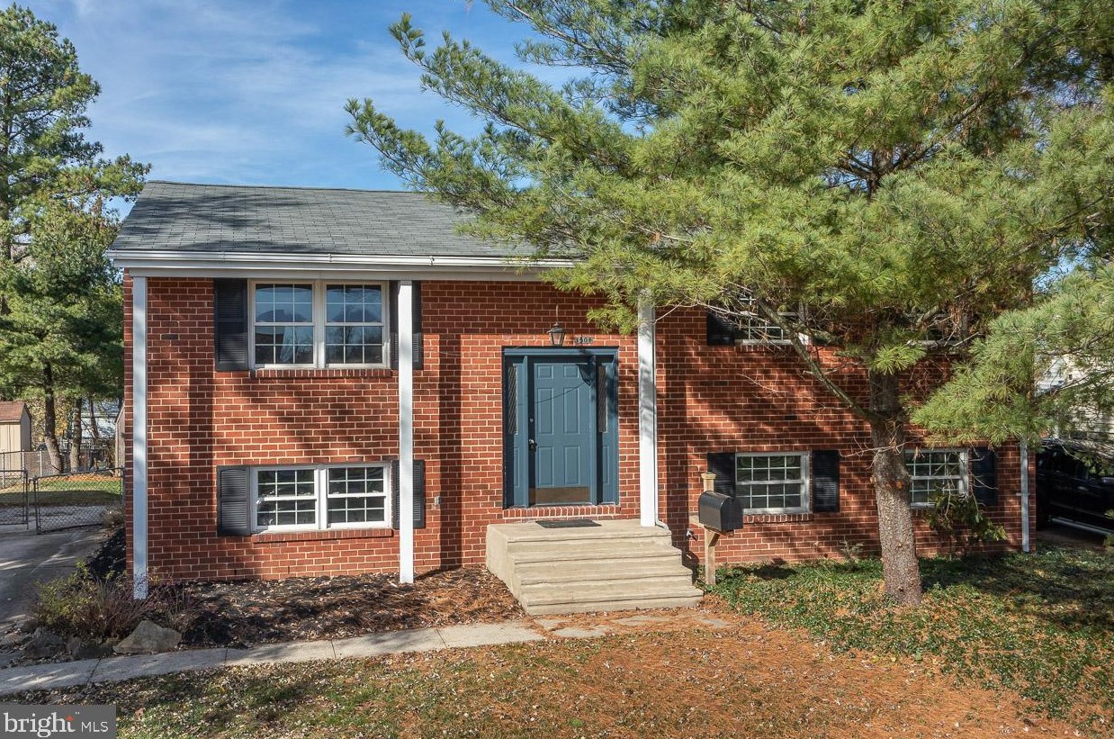 1504 Adamsview Rd, Baltimore, MD 21228-1134