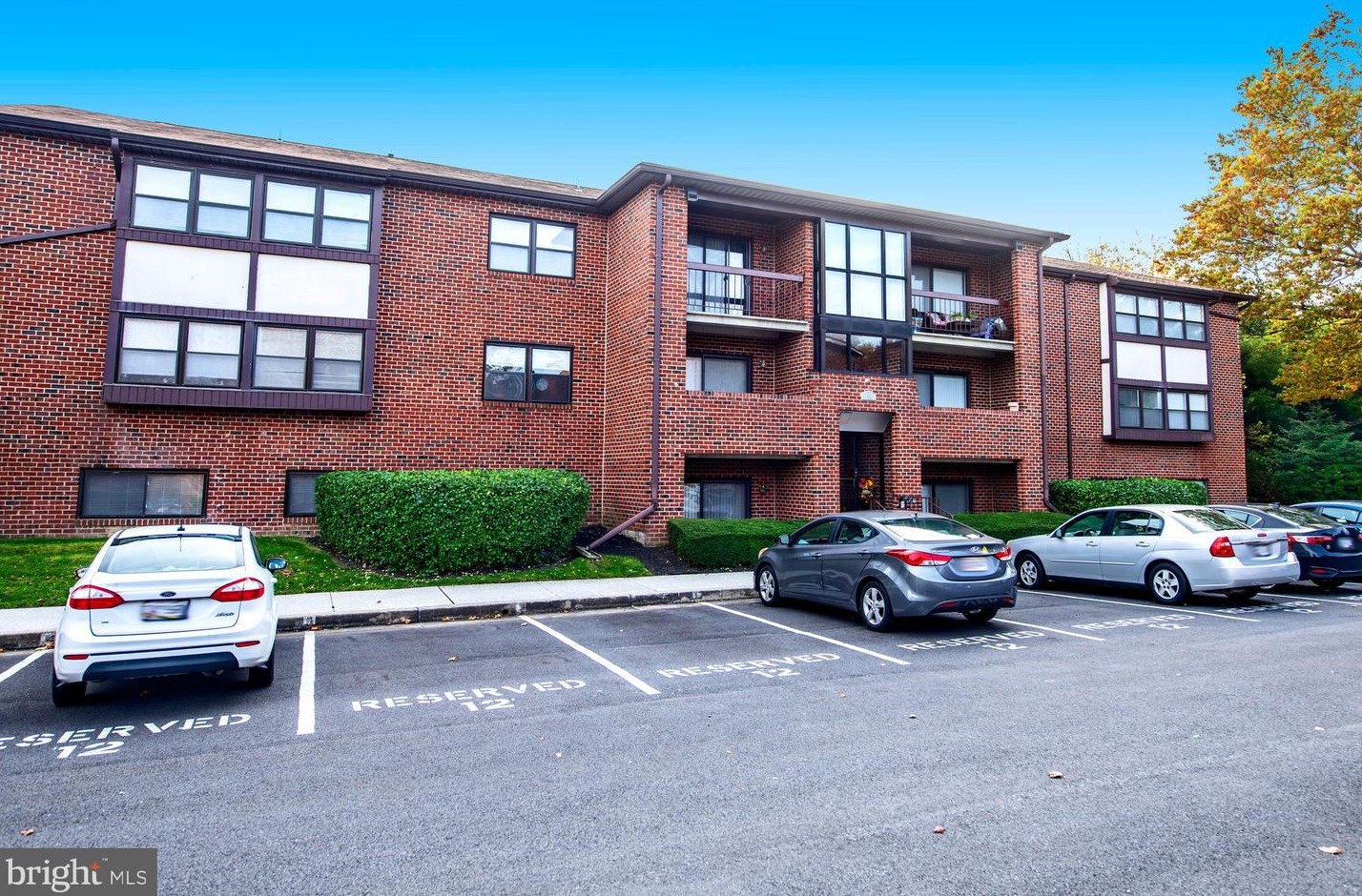 12 Juliet Ln, Baltimore, MD 21236-1221