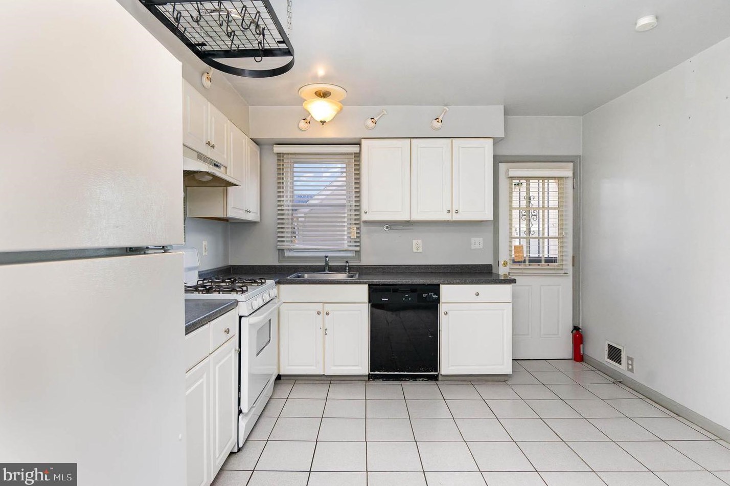 3621 Forest Hill Rd, Baltimore MD  21207-6344 exterior