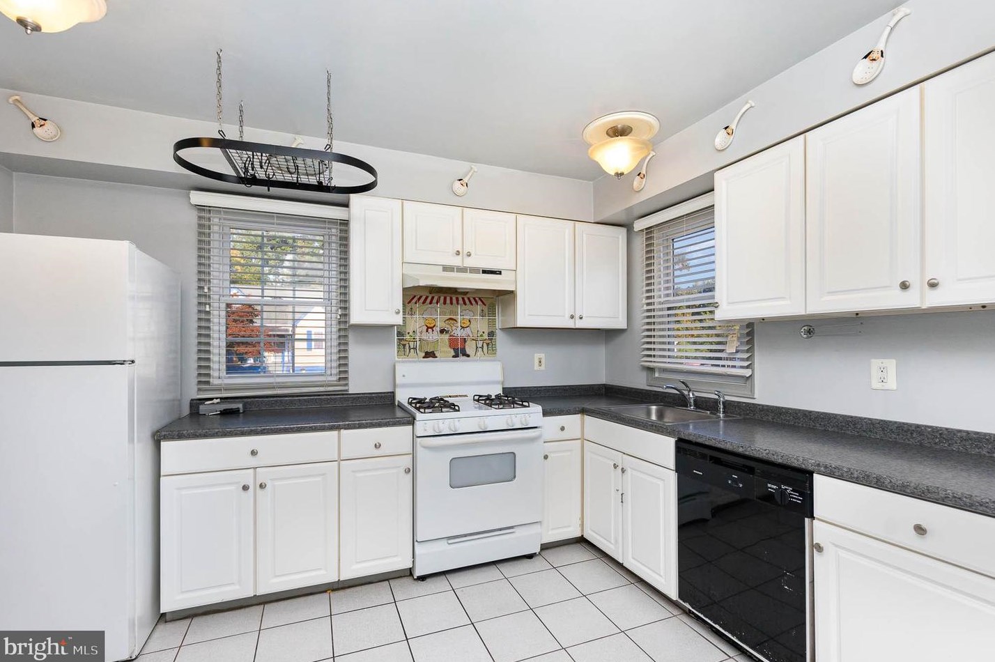 3621 Forest Hill Rd, Baltimore MD  21207-6344 exterior