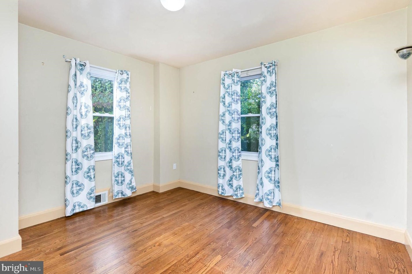 3621 Forest Hill Rd, Baltimore MD  21207-6344 exterior