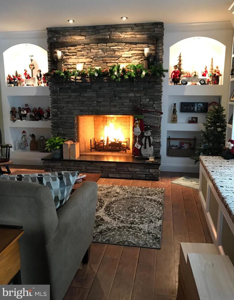 2105 Caton Glen Rd, Baltimore, MD 21228-5885