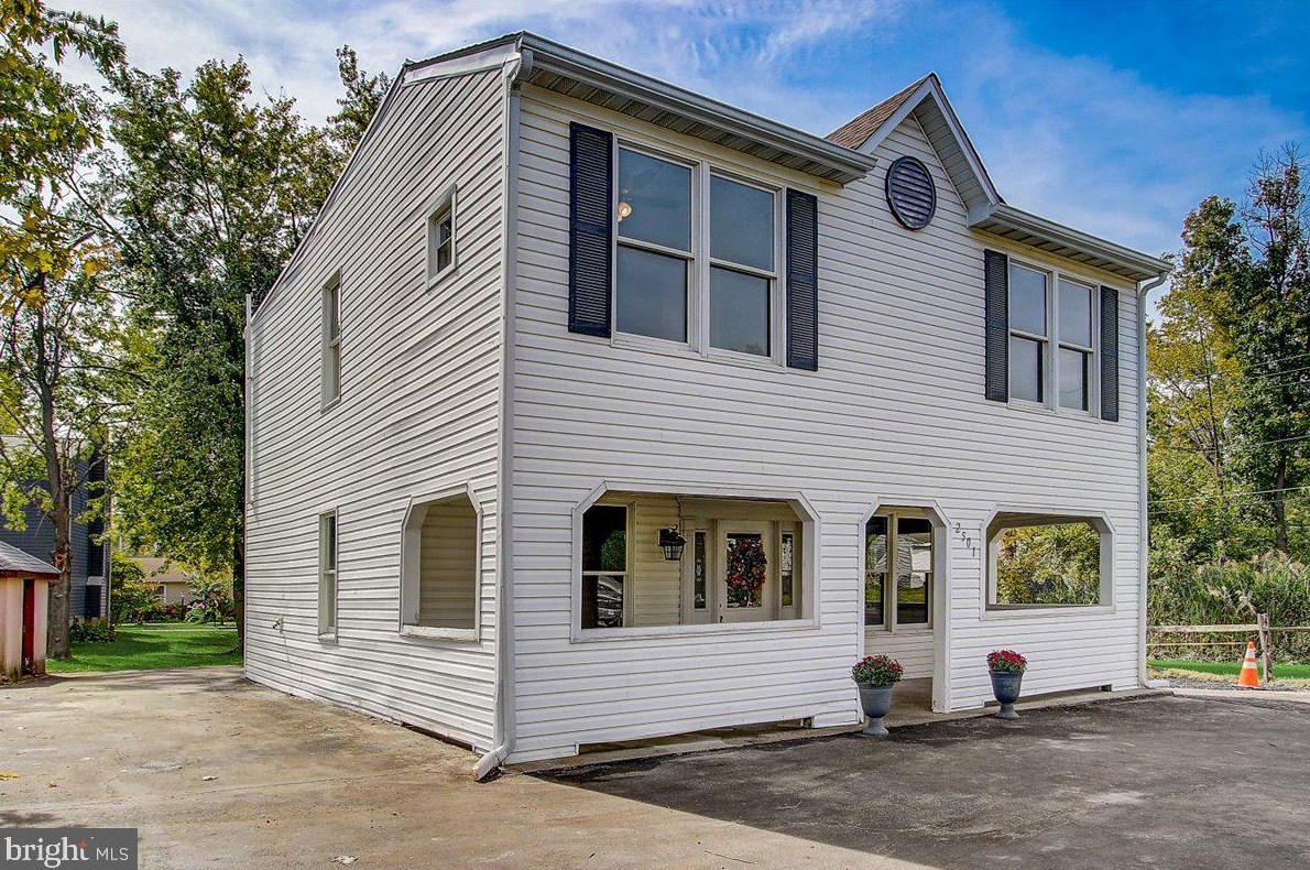 2501 Veronica Ave, Baltimore, MD 21219-1835
