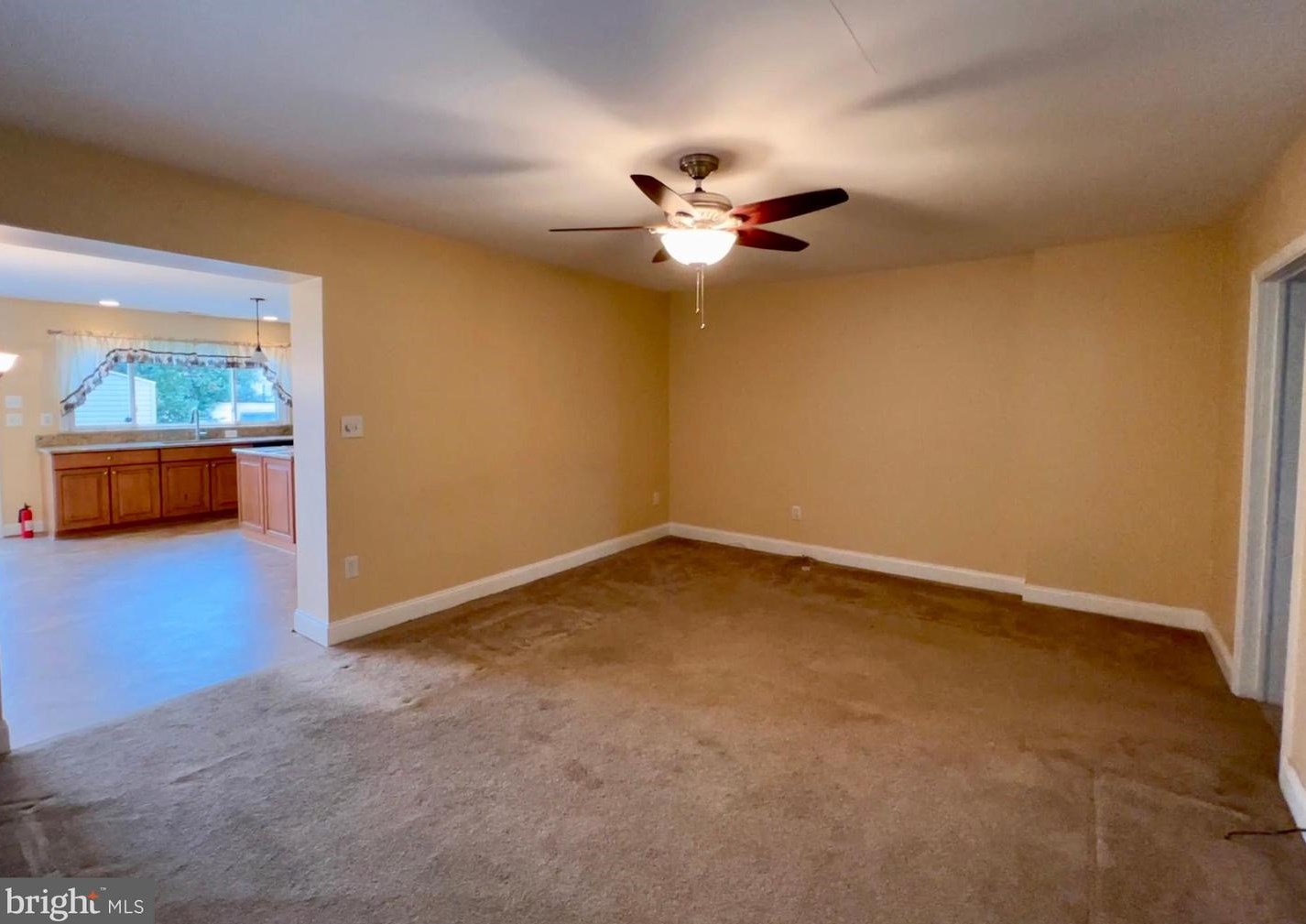 6821 Youngstown Ave, Baltimore MD  21222-1113 exterior