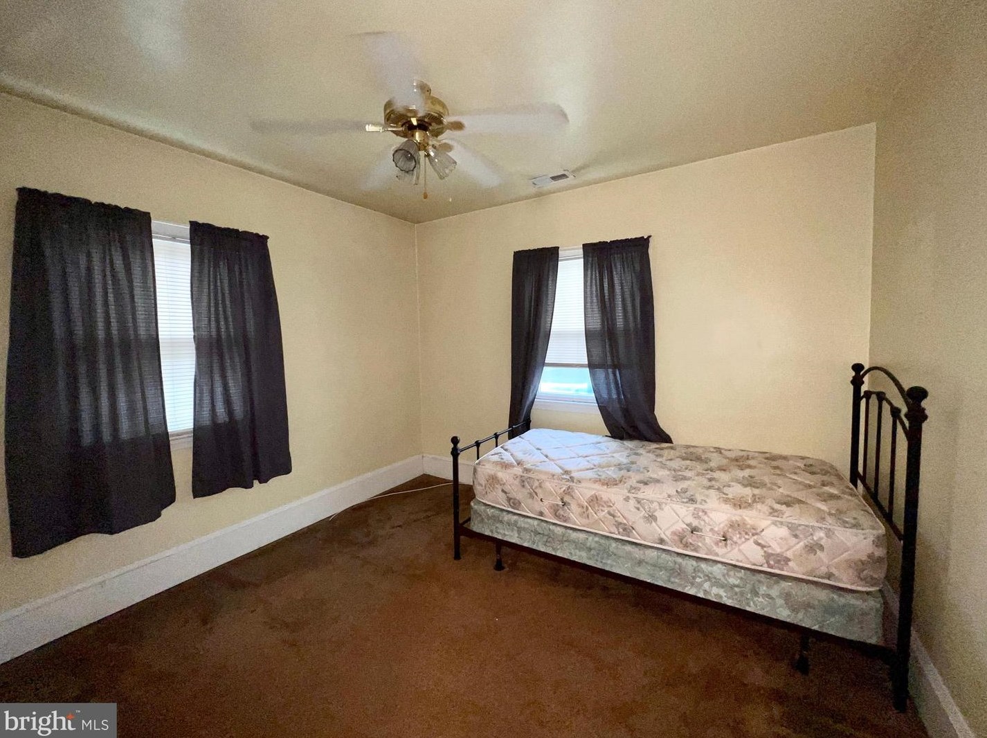 6821 Youngstown Ave, Baltimore MD  21222-1113 exterior