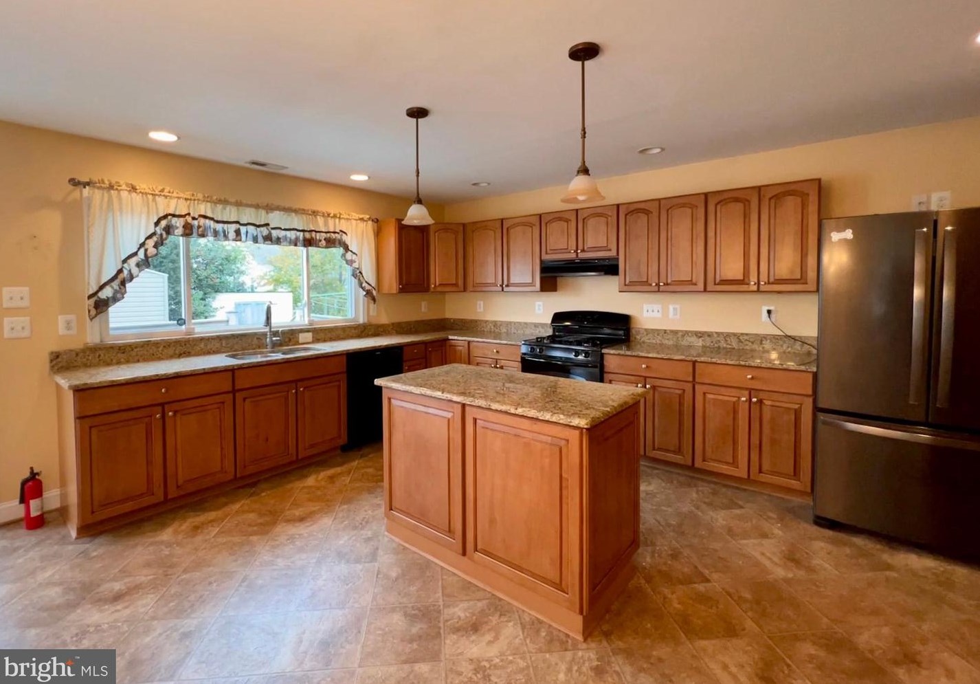 6821 Youngstown Ave, Baltimore MD  21222-1113 exterior