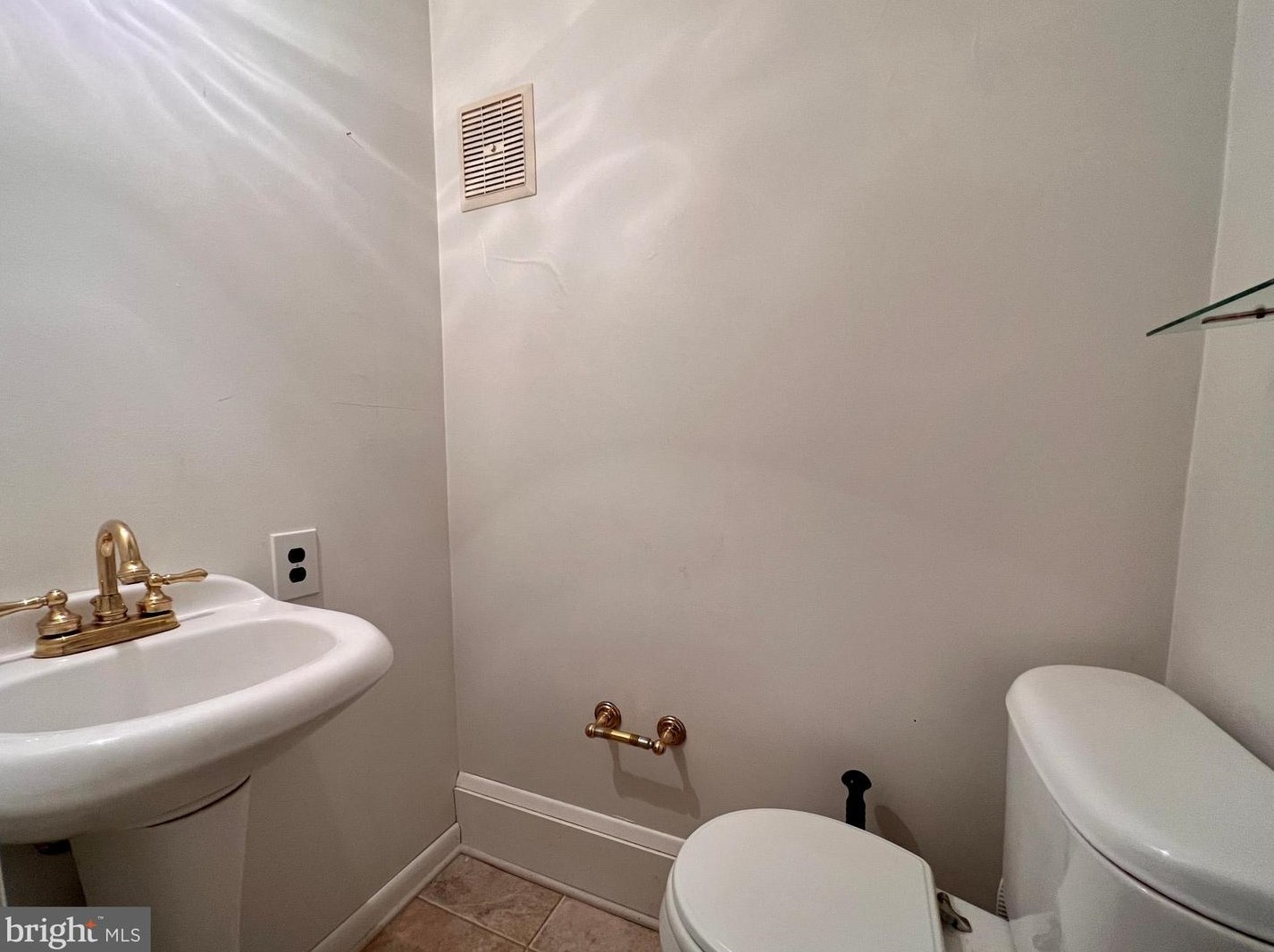 6821 Youngstown Ave, Baltimore MD  21222-1113 exterior