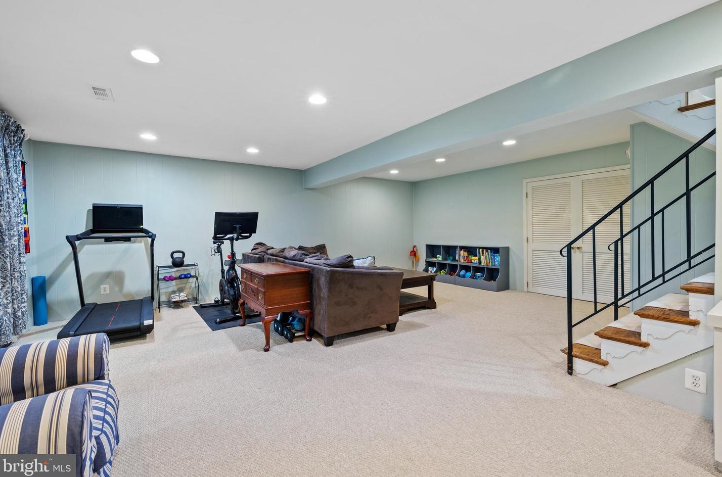 6112 Buckingham Mnr Dr, Baltimore MD exterior