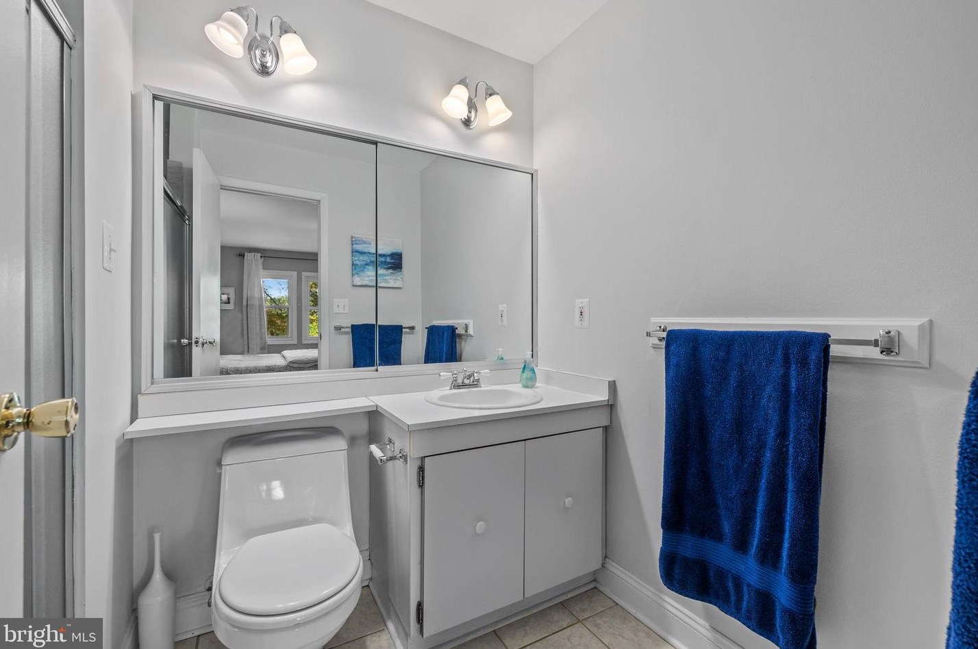 6112 Buckingham Mnr Dr, Baltimore MD exterior