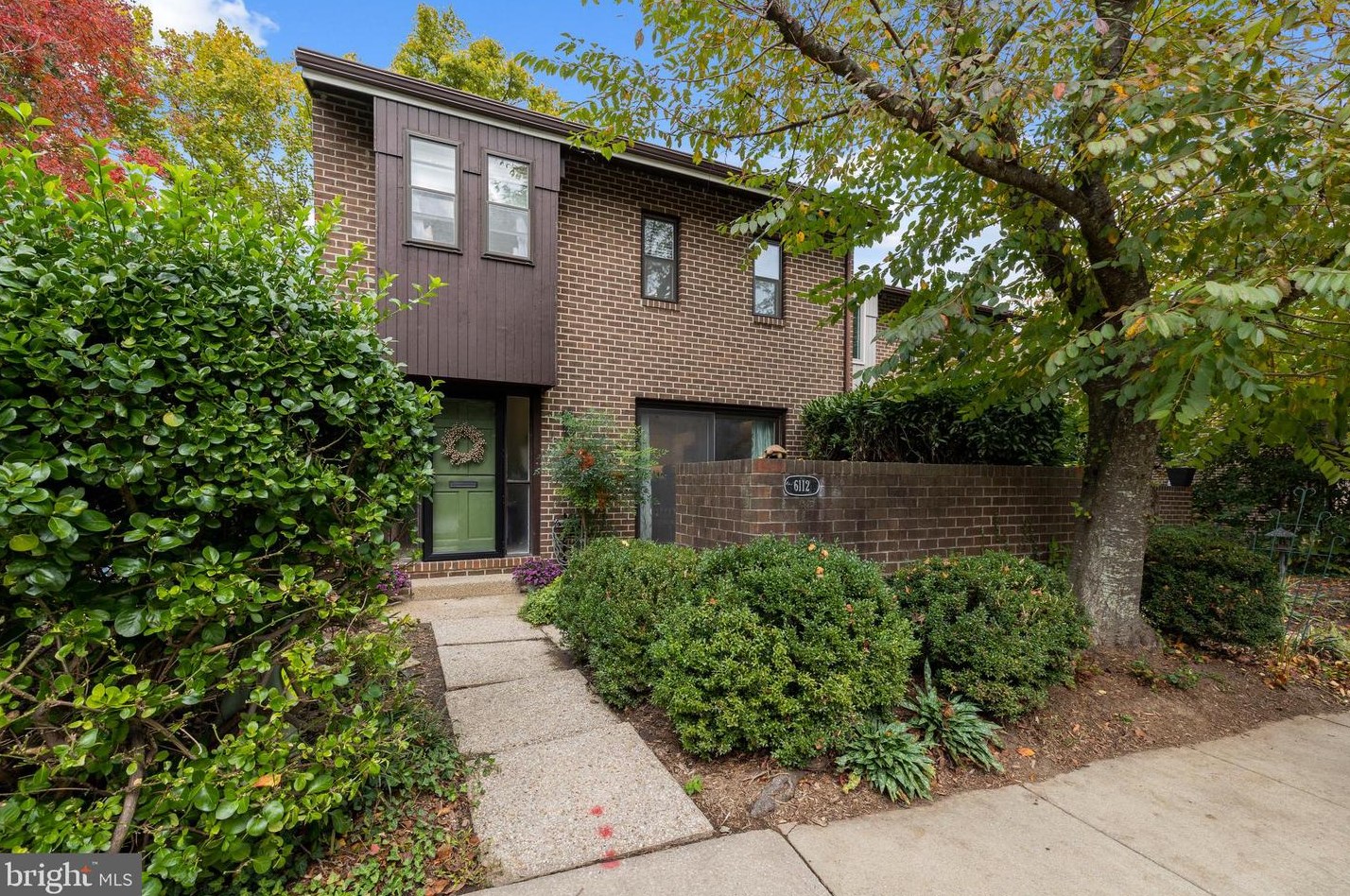 6112 Buckingham Manor Dr, Baltimore, MD 21210-1004