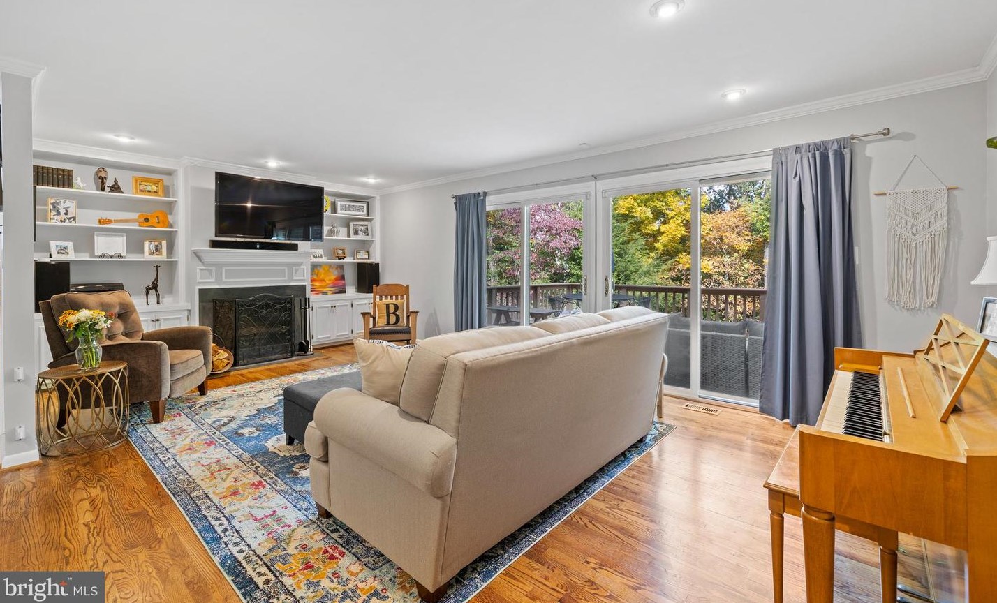 6112 Buckingham Mnr Dr, Baltimore MD exterior