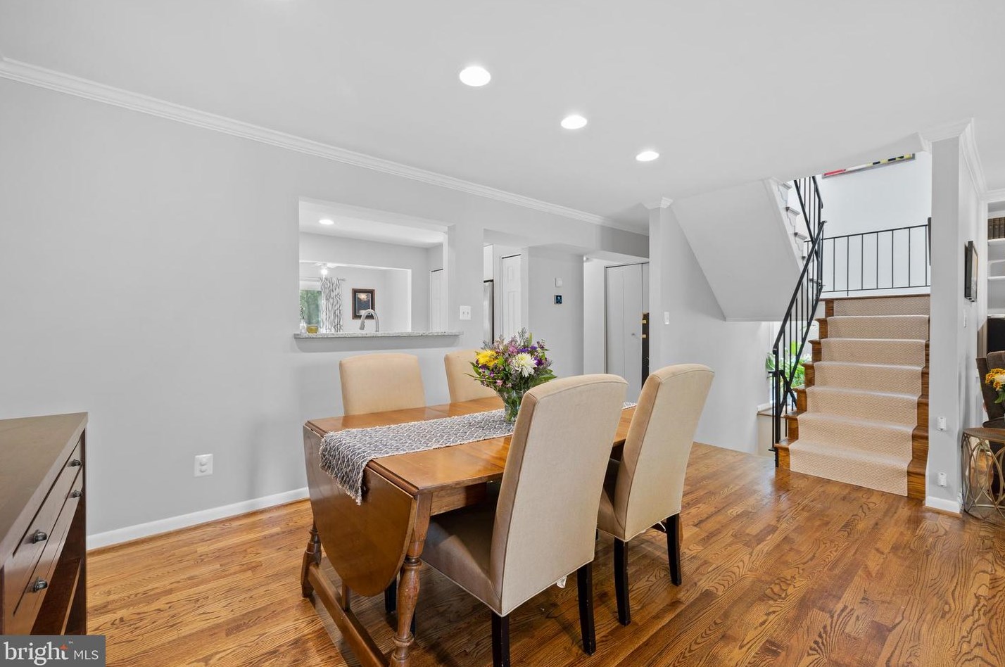 6112 Buckingham Mnr Dr, Baltimore MD exterior