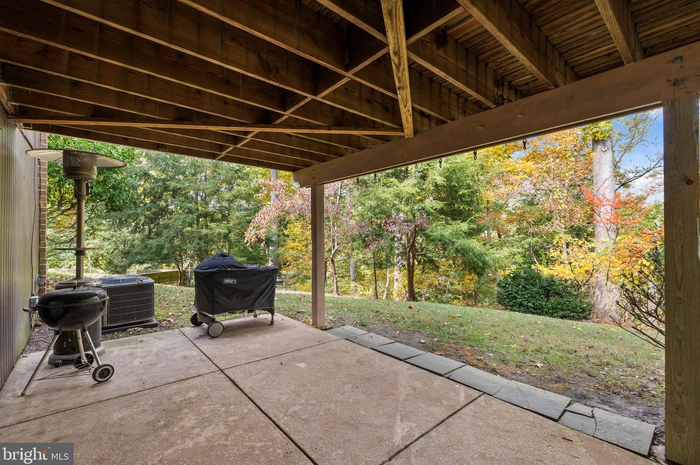 6112 Buckingham Mnr Dr, Baltimore MD exterior