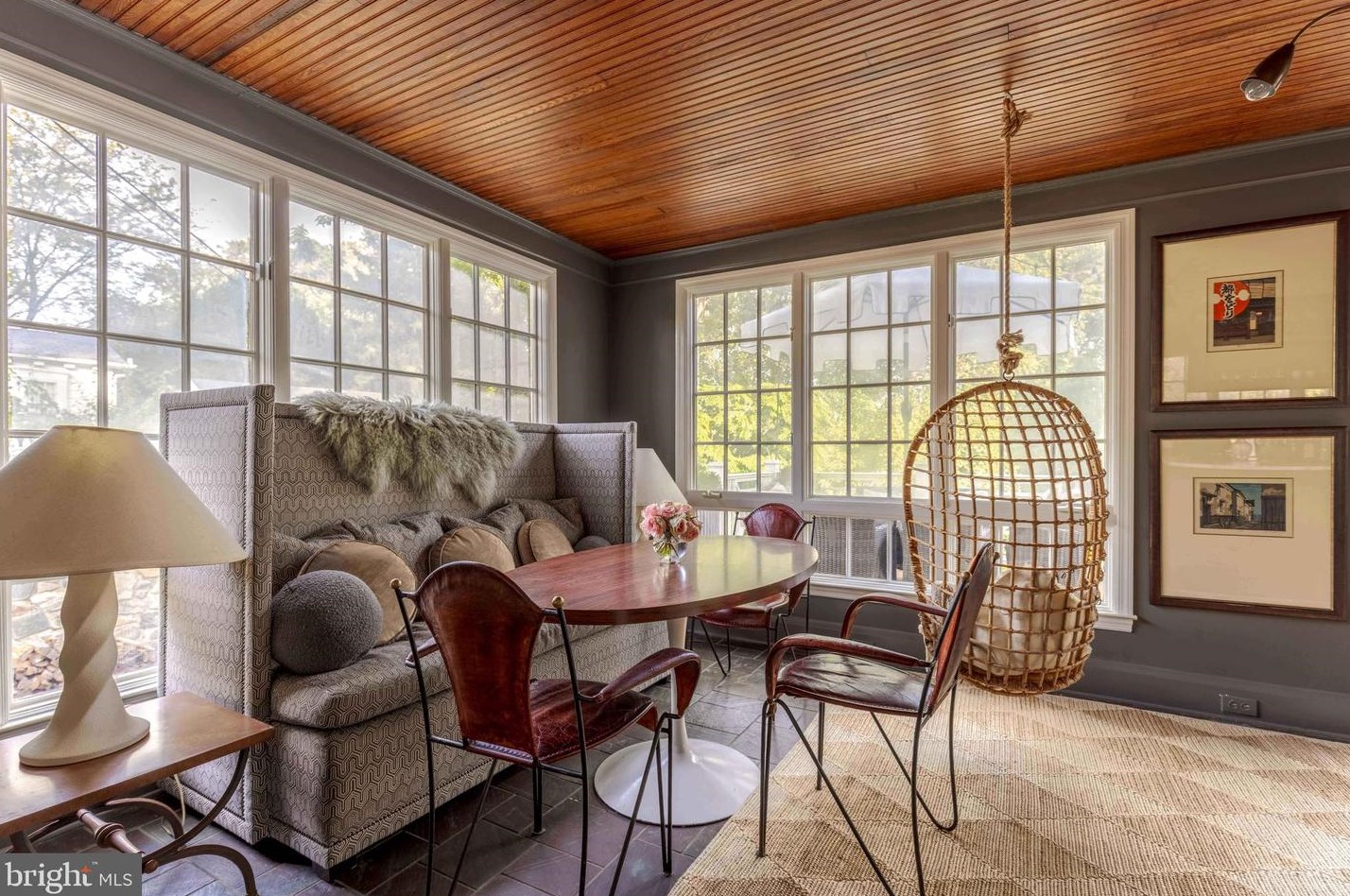 6421 Murray Hl Rd, Baltimore MD 21212-1028 exterior