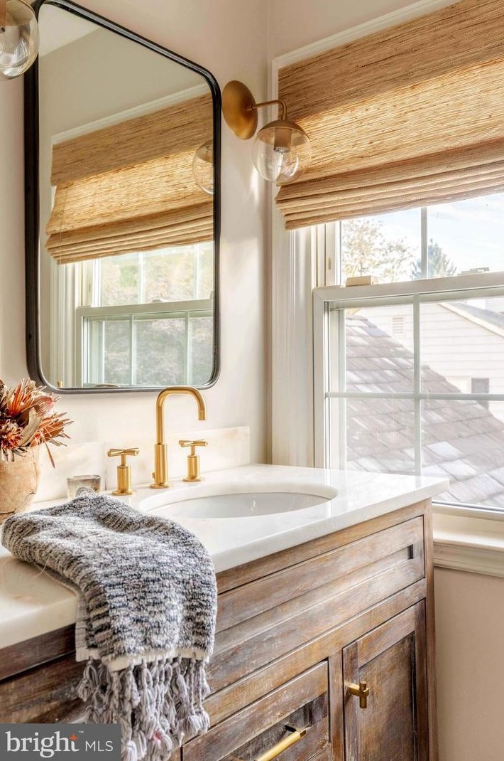 6421 Murray Hl Rd, Baltimore MD 21212-1028 exterior