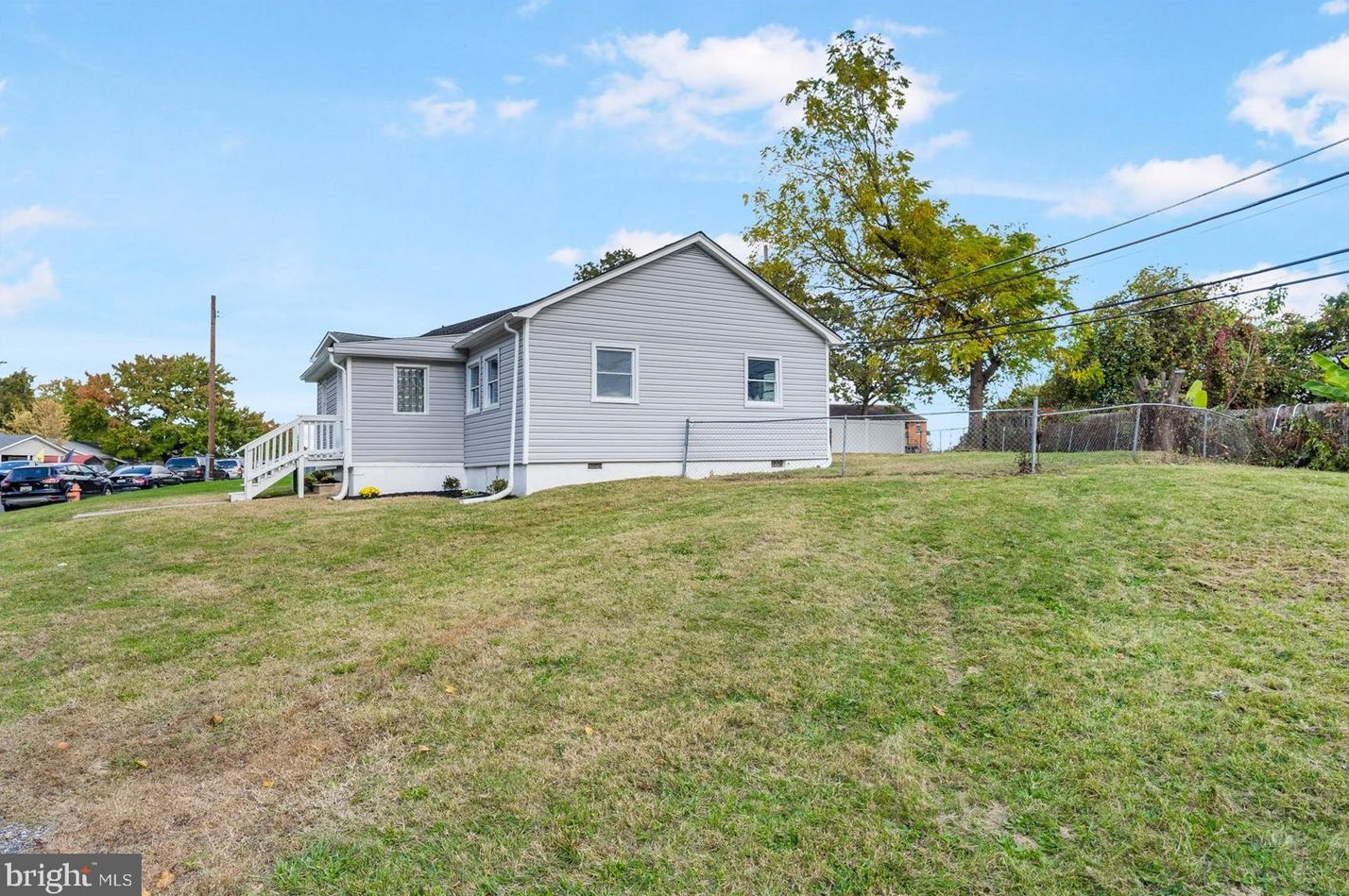 215 Glider Dr, Baltimore MD 21220-4603 exterior