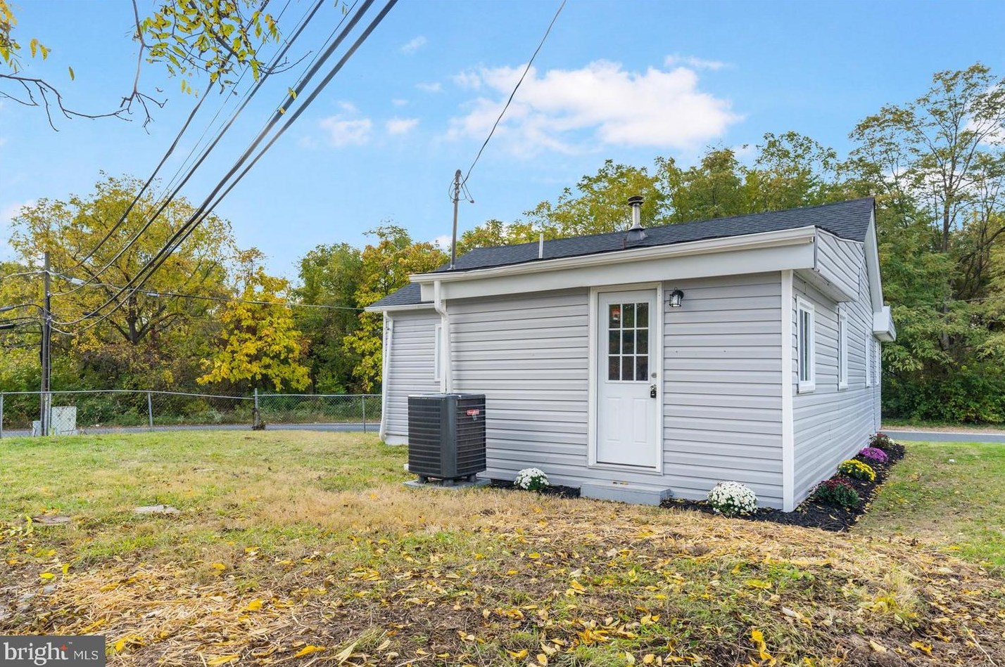 215 Glider Dr, Baltimore MD 21220-4603 exterior