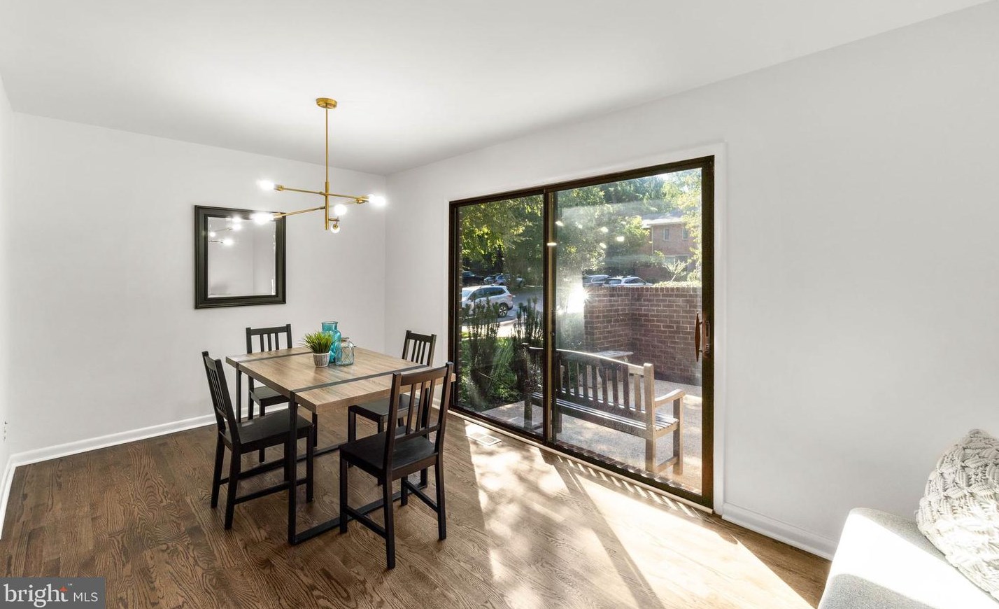 6118 Buckingham Mnr Dr, Baltimore MD 21210-1004 exterior