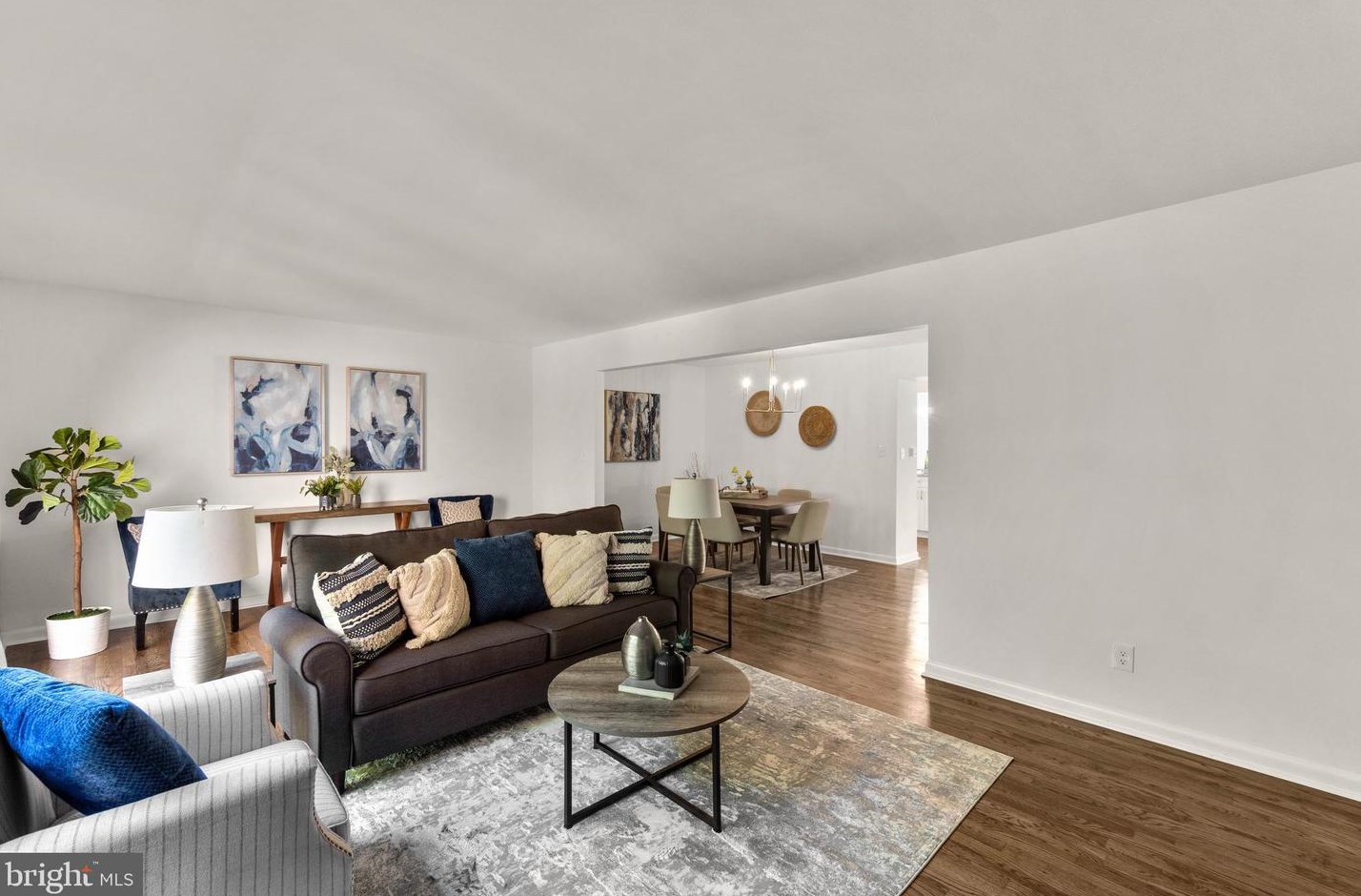 6118 Buckingham Mnr Dr, Baltimore MD 21210-1004 exterior