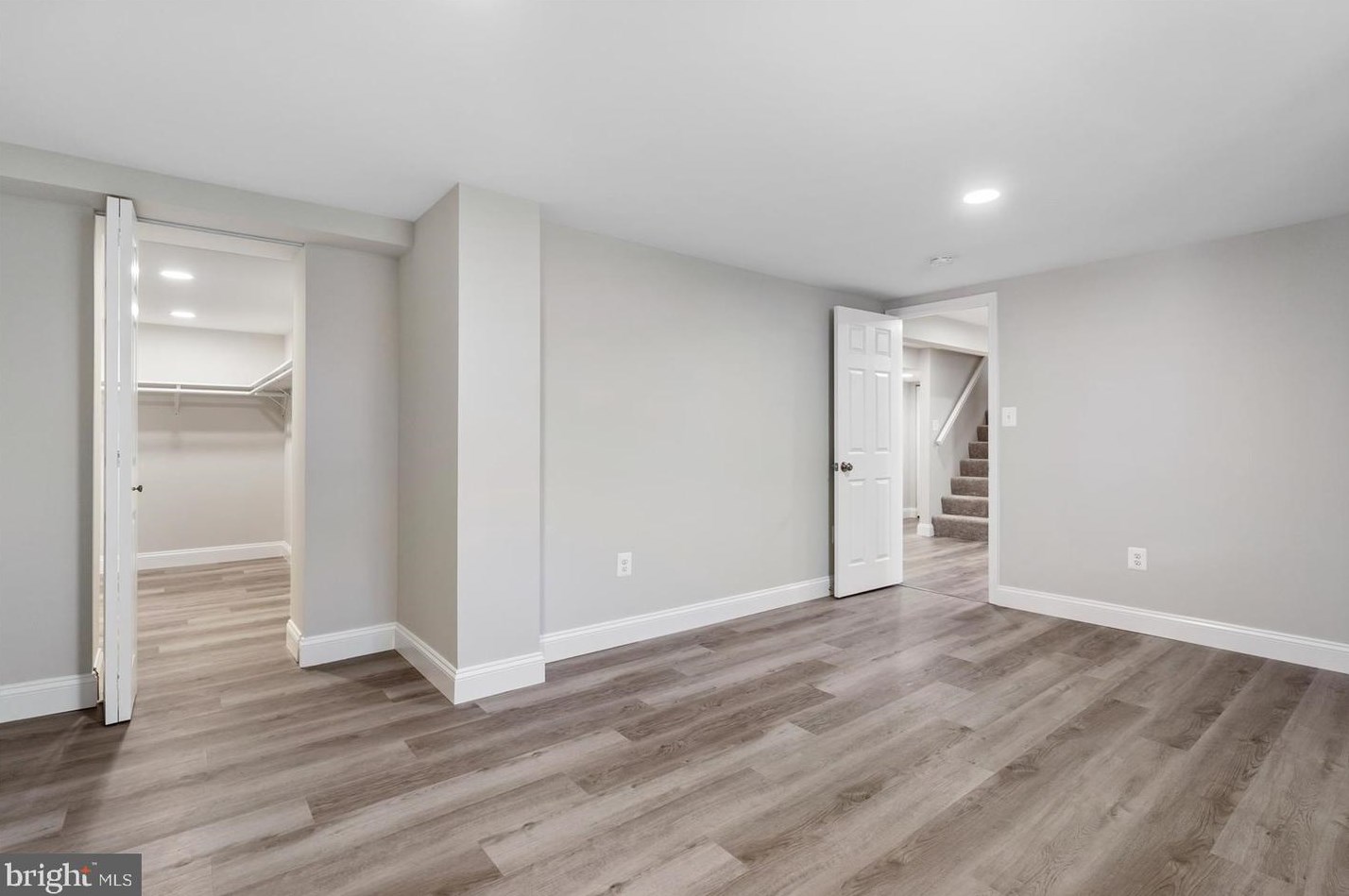 6503 Hazelwood Ct, Baltimore MD  21237-1907 exterior