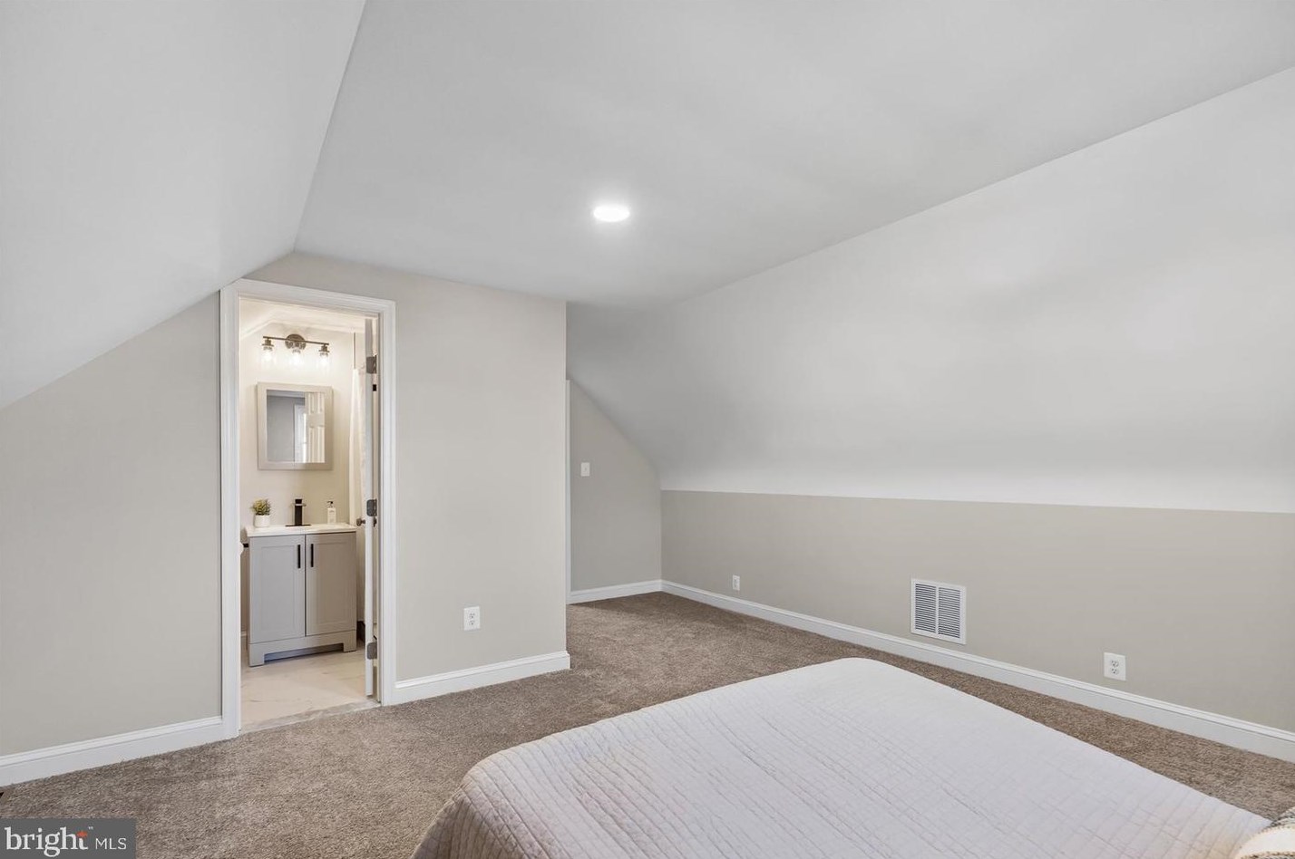 6503 Hazelwood Ct, Baltimore MD  21237-1907 exterior