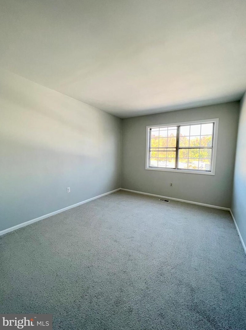 19 Middleview Ct, Baltimore MD  21244-2621 exterior