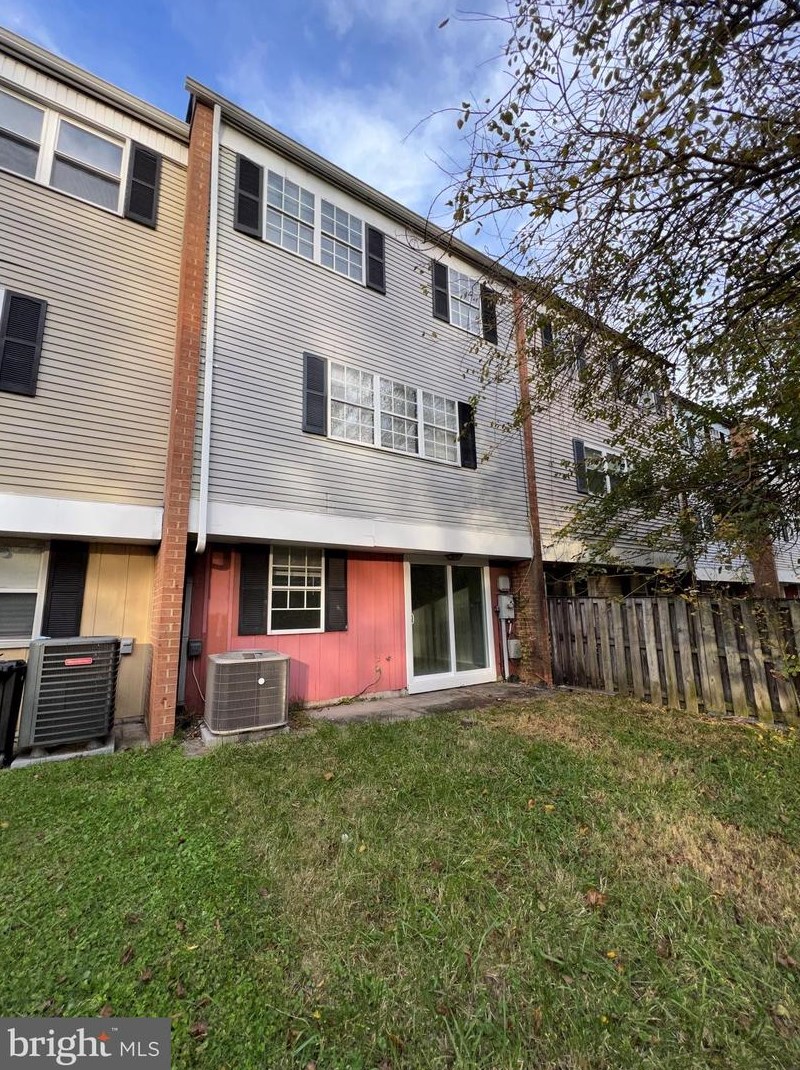 19 Middleview Ct, Baltimore MD  21244-2621 exterior