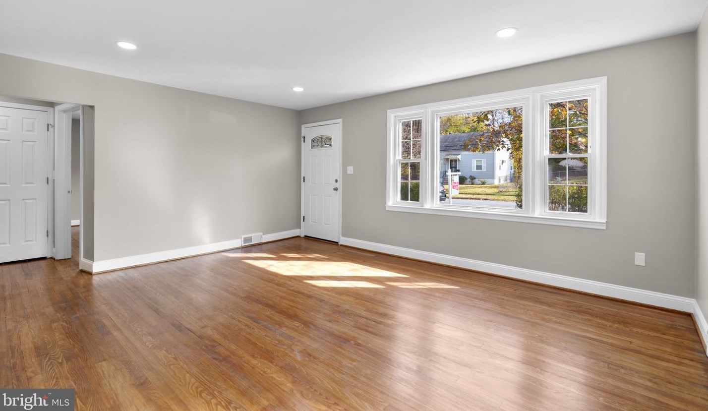 2617 Park Dr, Baltimore, MD 21207-6040