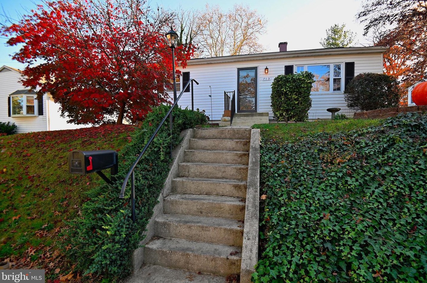 713 Linda Dr, Baltimore, MD 21228-3206