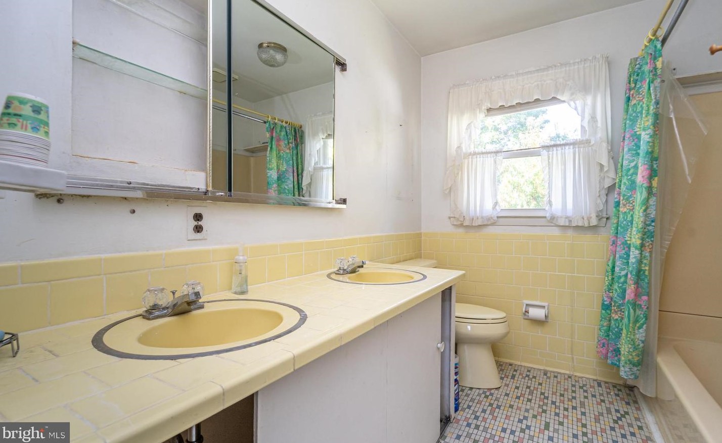 6008 Black Friars Cir, Baltimore MD 21228-2706 exterior