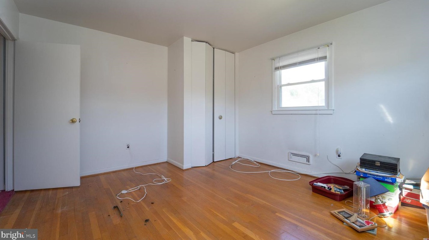 6008 Black Friars Cir, Baltimore MD 21228-2706 exterior