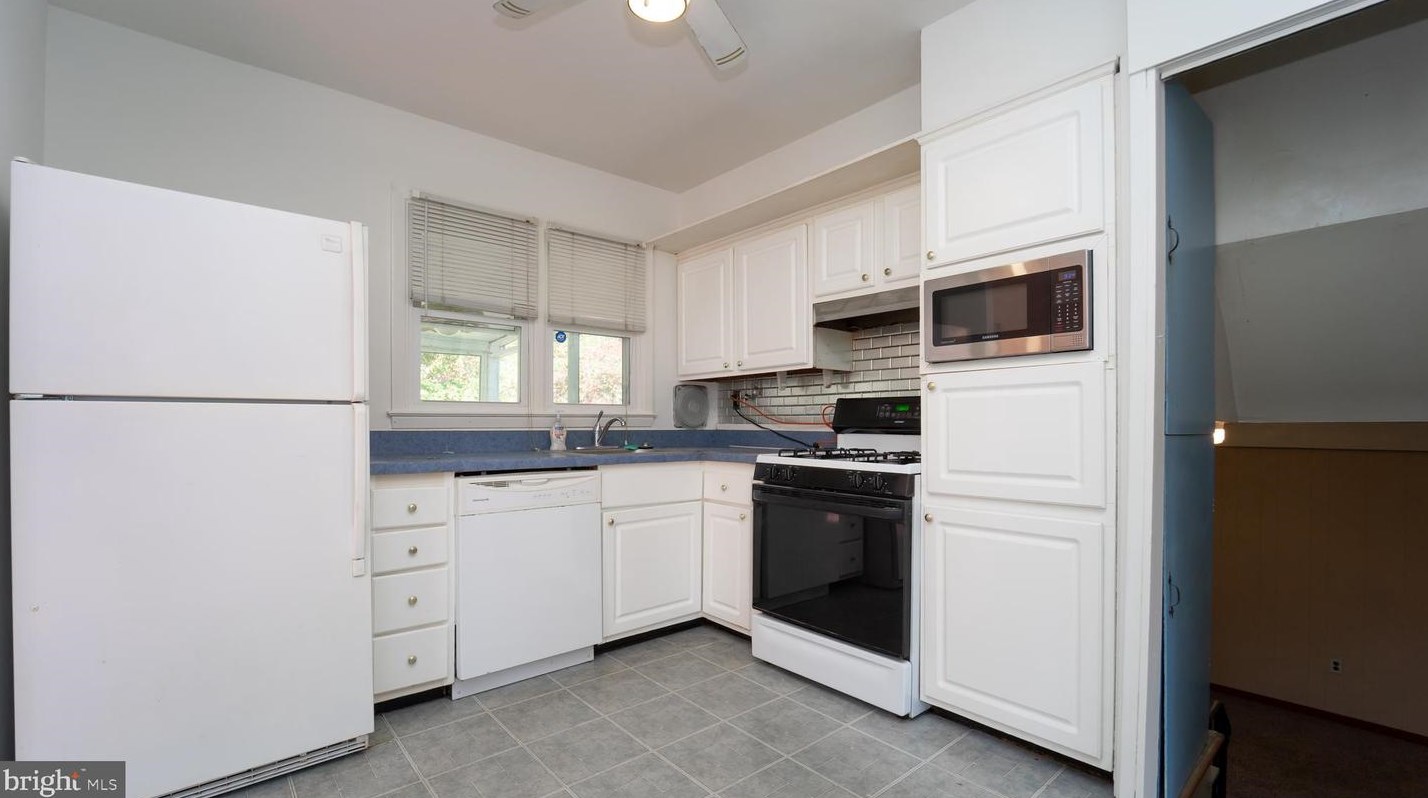 6008 Black Friars Cir, Baltimore MD 21228-2706 exterior