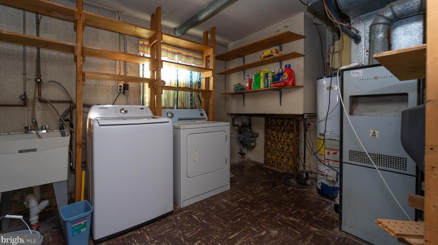 6008 Black Friars Cir, Baltimore MD 21228-2706 exterior