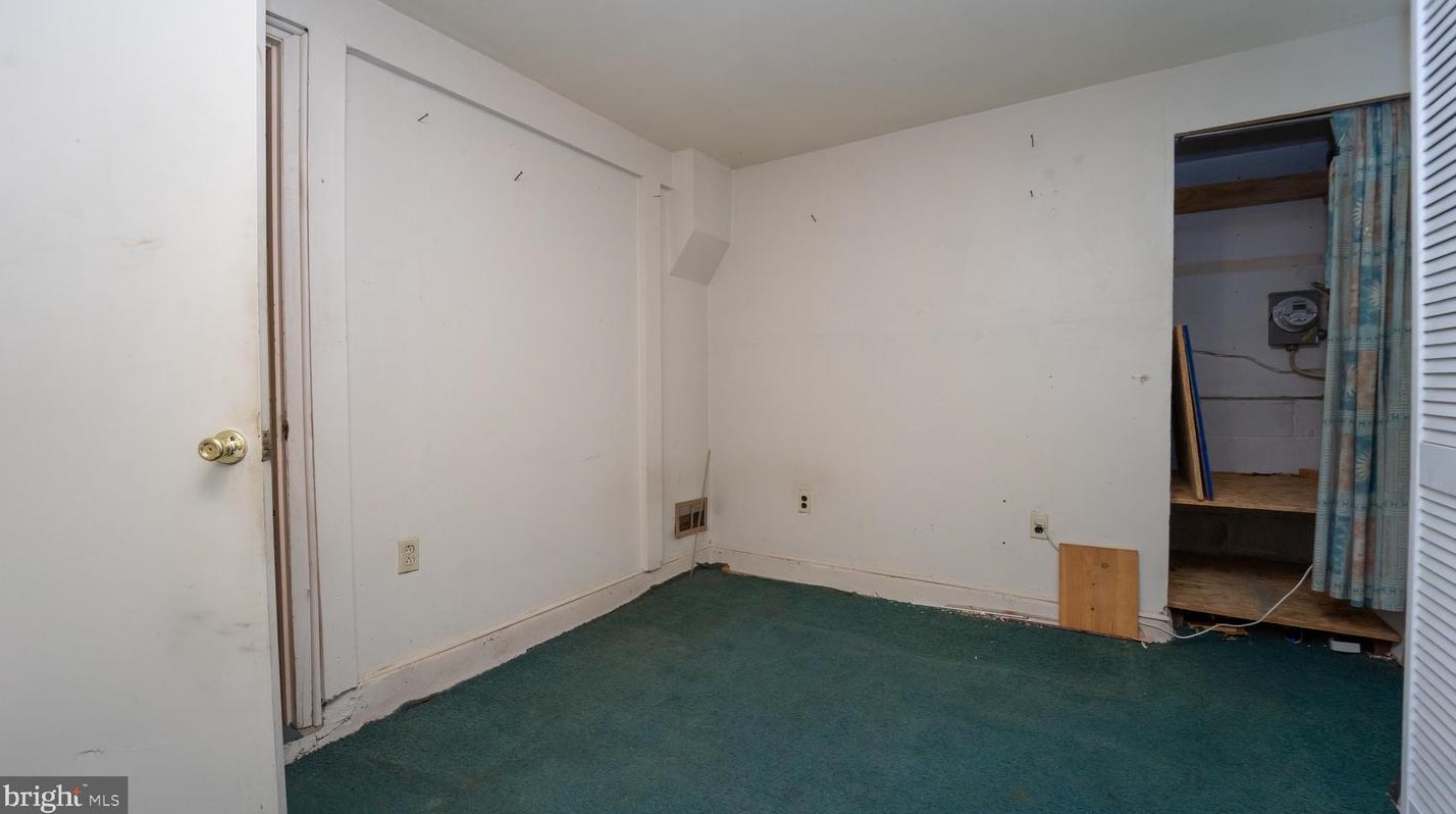 6008 Black Friars Cir, Baltimore MD 21228-2706 exterior