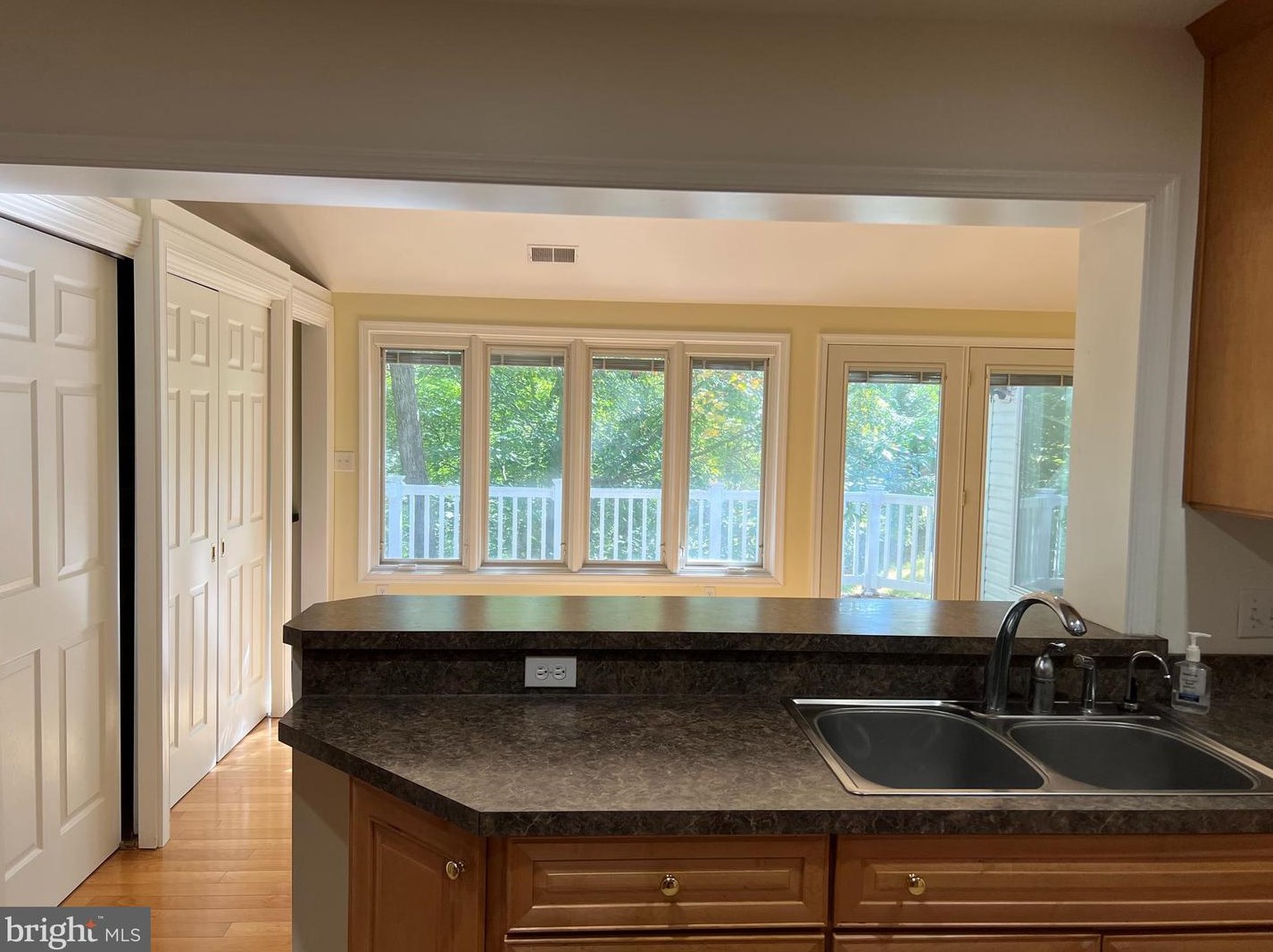 1103 High Country Rd, Baltimore MD 21286-1514 exterior