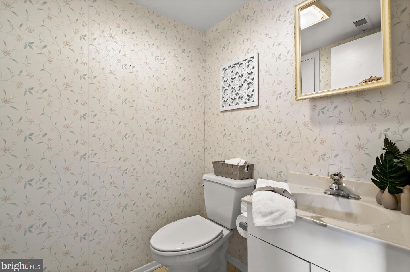 2644 Pearwood Rd, Baltimore MD  21234-1505 exterior