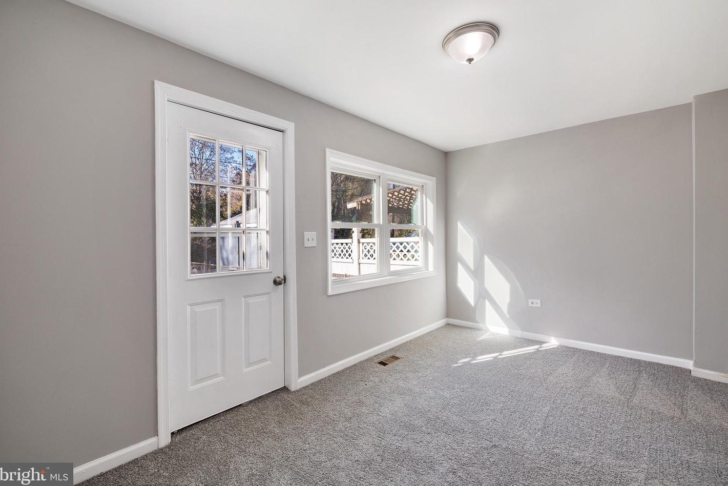 4406 Scotia Rd, Baltimore MD 21227-4811 exterior