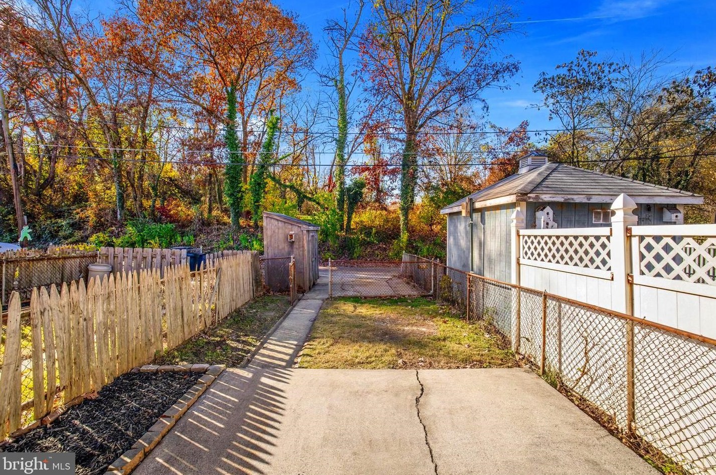 4406 Scotia Rd, Baltimore MD 21227-4811 exterior