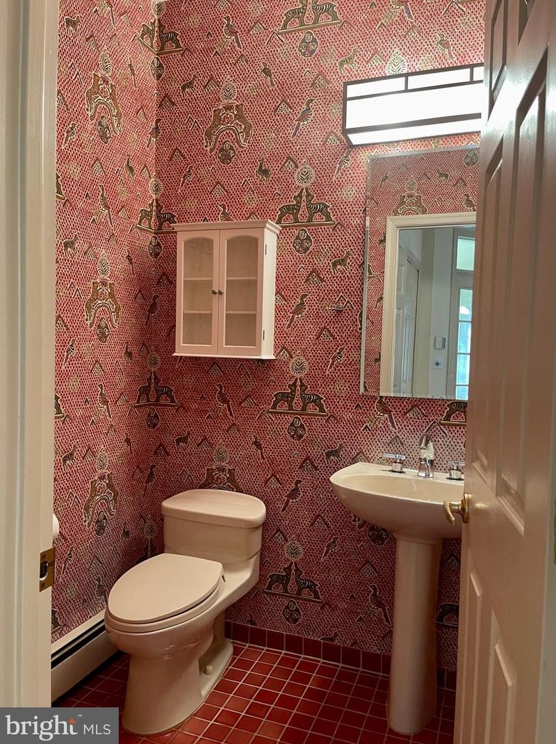 18 Stone Gate Ct, Baltimore MD  21208-1000 exterior