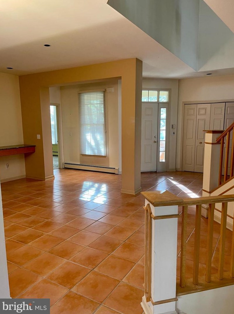 18 Stone Gate Ct, Baltimore, MD 21208-1000