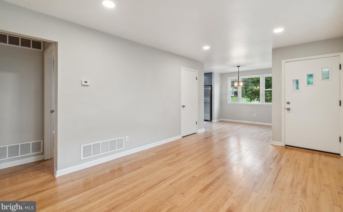 7910 Oakdale Ave, Baltimore MD  21237-2761 exterior