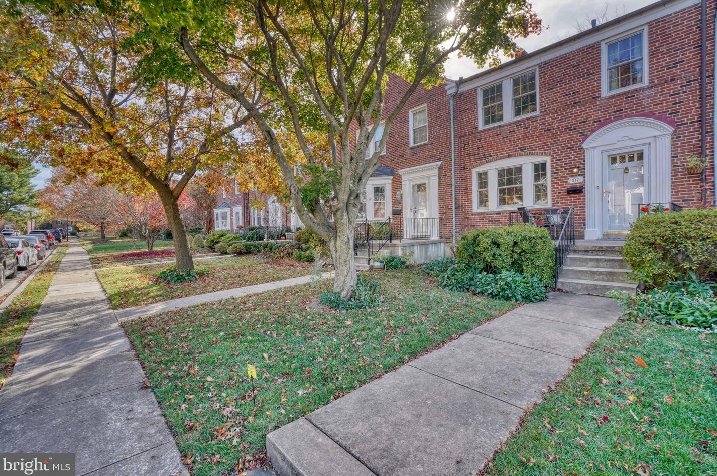 217 Gaywood Rd, Baltimore, MD 21212-1710