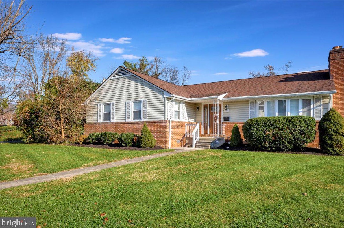 8301 Thornton Rd, Baltimore, MD 21204-1804