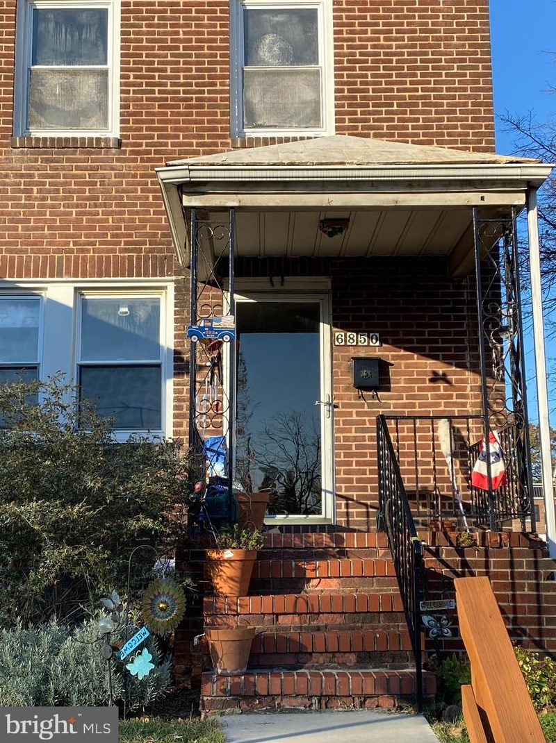 6850 Belclare Rd, Baltimore, MD 21222-5901