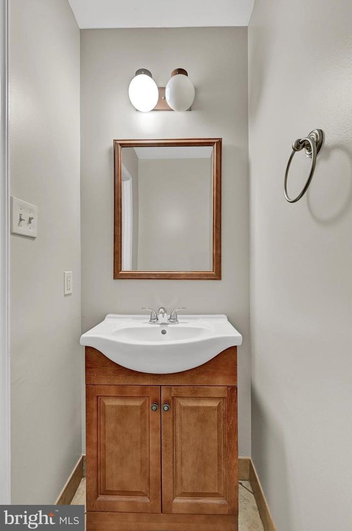 34 Roger Vly Ct, Baltimore MD 21234-1443 exterior