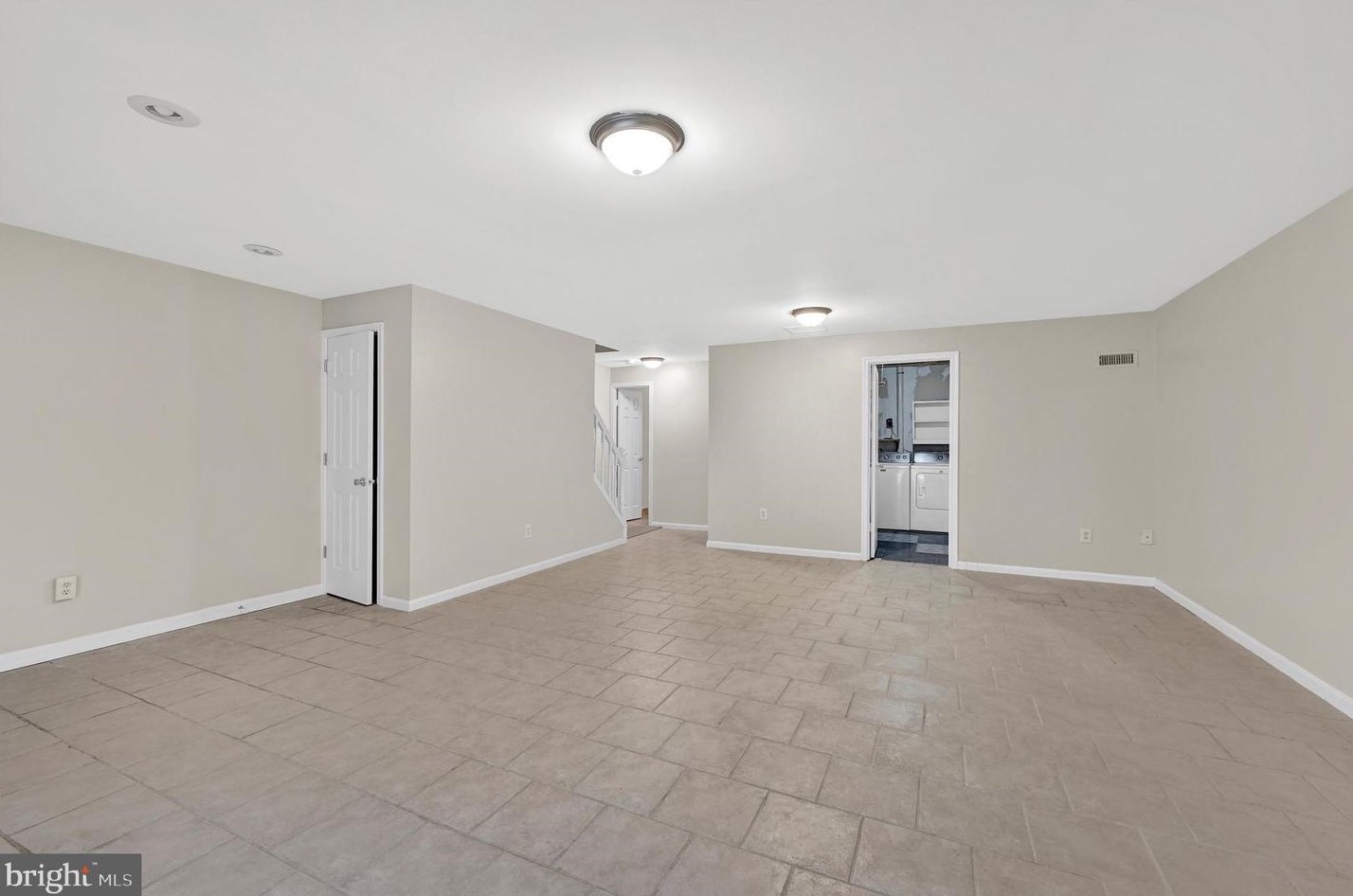 34 Roger Vly Ct, Baltimore MD 21234-1443 exterior