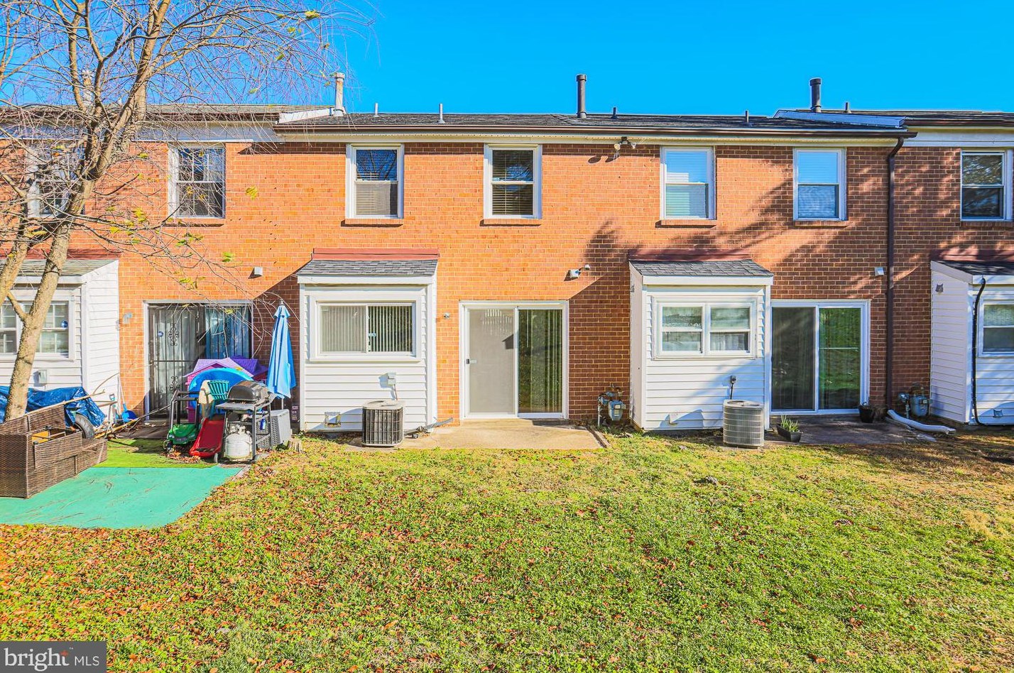 2614 Molton Way, Baltimore MD 21244-1925 exterior