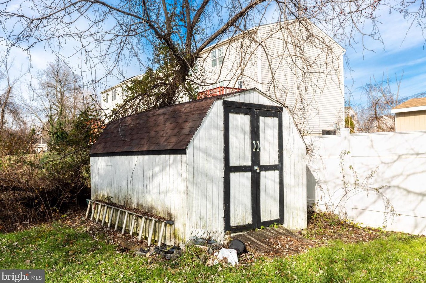 11 Rollwin Rd, Baltimore MD  21244-2835 exterior